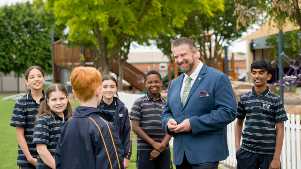 Andrew Linke with students 2022